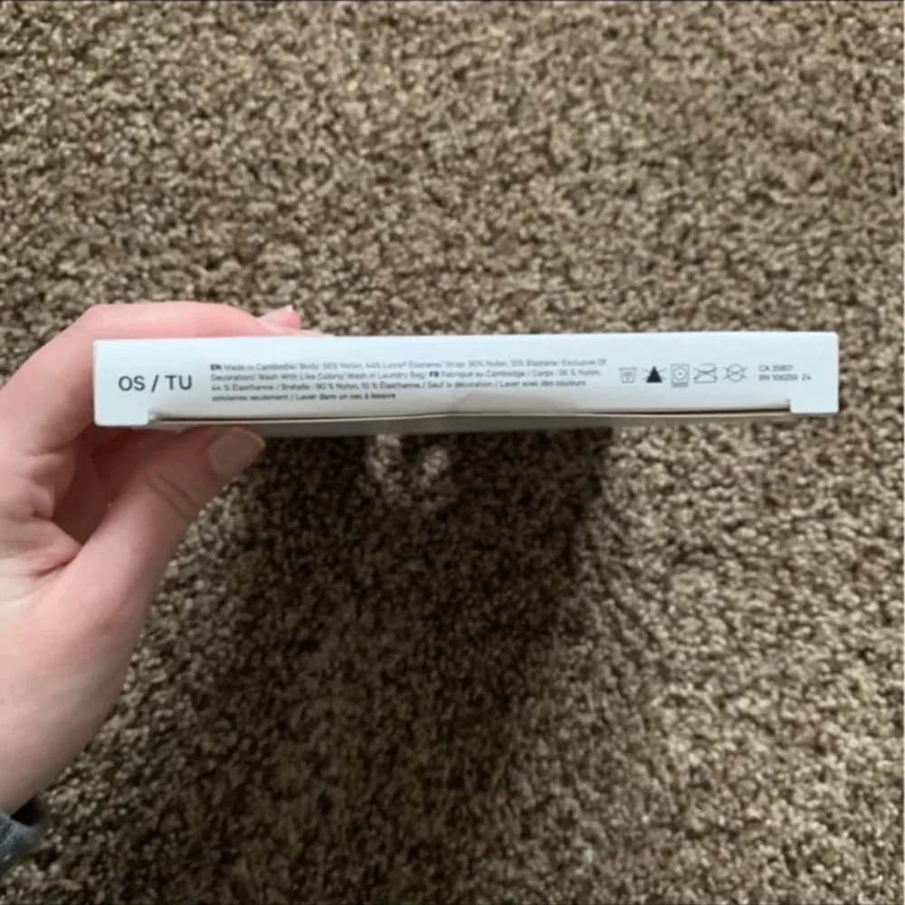 NWT Lululemon Face Mask